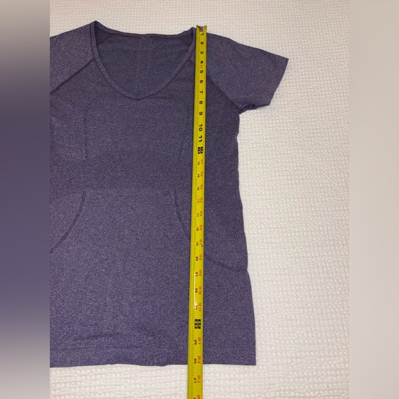 Lululemon Run Swiftly Tech V Neck Shirt in Concord Grape Purple - Size 8 - Picture 8 of 16